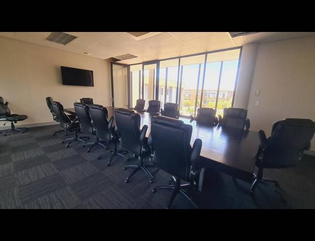 BUSINESS PROPERTY TO RENT IN SHERE